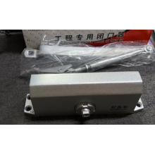 闭门器	孔距长17.5厘米
